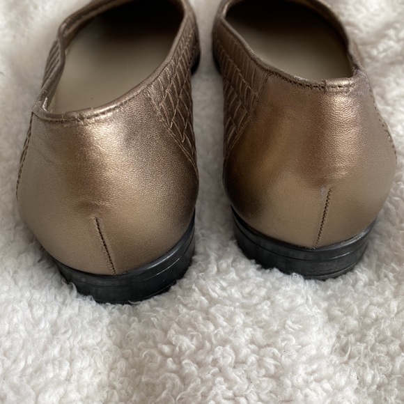 Trotters Liz woven metallic leather loafers size 10S - Picture 11 of 11